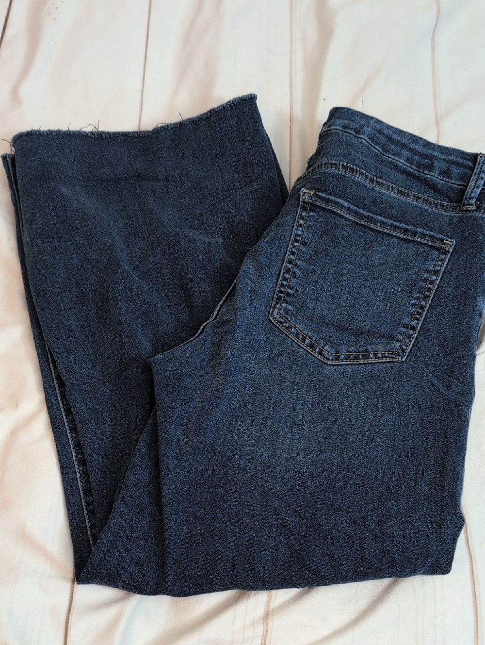 Kut from the Kloth MEG High Rise Crop Wide Leg Raw Dark Blue Denim Jeans size 8 - Picture 8 of 8